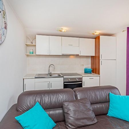 מליני Apartment Ive מראה חיצוני תמונה