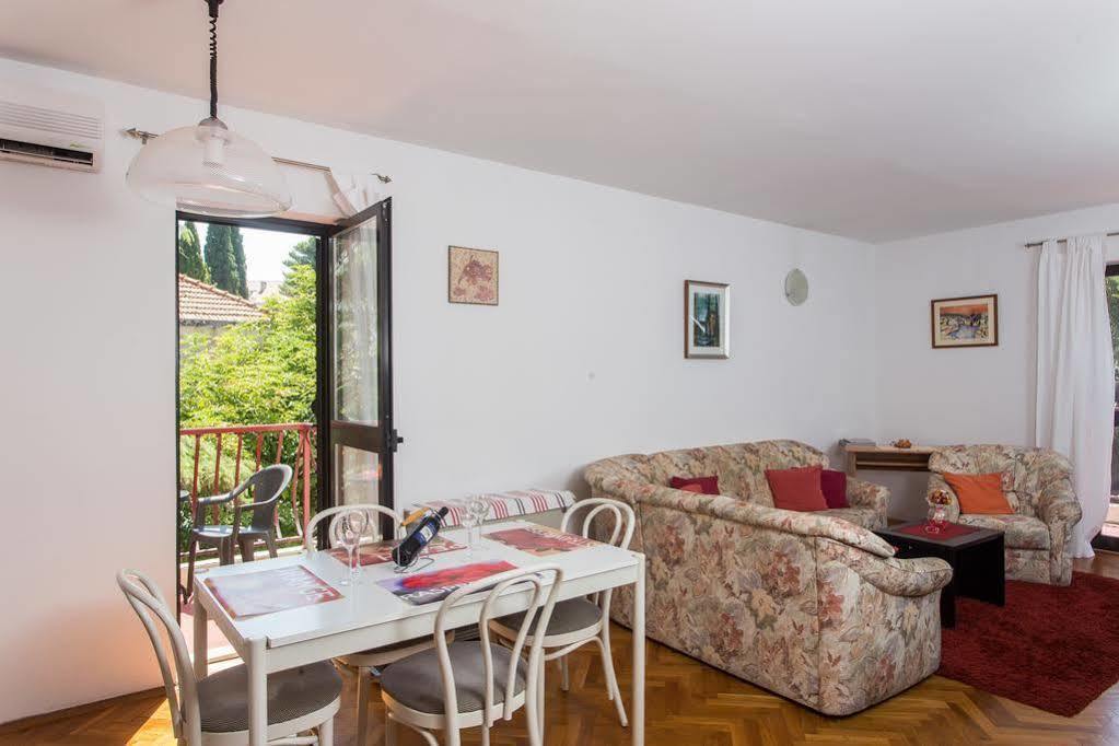 מליני Apartment Ive מראה חיצוני תמונה